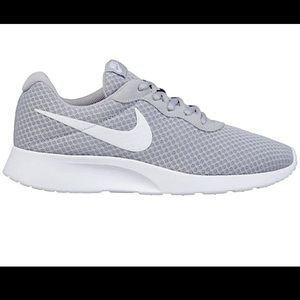 🤍 UNISEX NIKE TANJUN SZ 11 WOMENS/ 10 MEN🤍